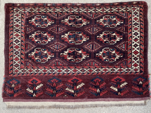 Turkmen Yomud/Yomut Chuval with Big Guls and beautifully saturated colors. Great condition - 3'7 x 2'6 - 114 x 81 cm.            