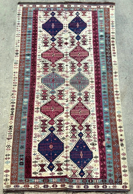 Antique Southeast Anatolian Reyhanli Kilim - 5'7 x 9'8 - 170 x 298 cm.                   