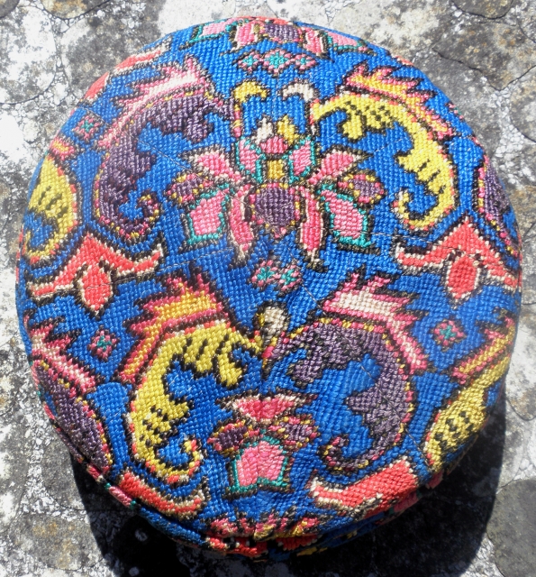  


         Here is a beautifull old Uzbek hat in excelent conditon.

         The great condition suggests  ...