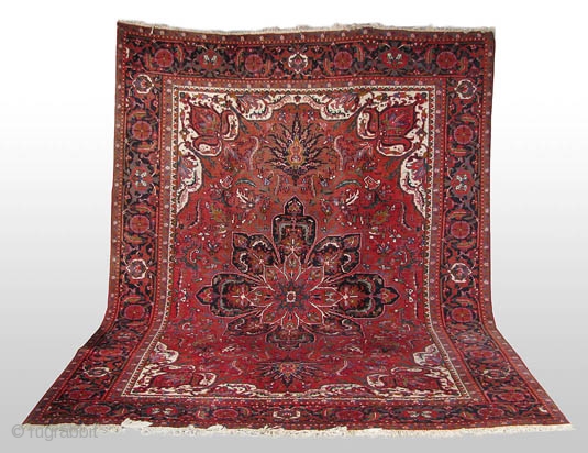 Beautiful Heart Oriental carpet from the occident
 
Charming Herati bordure
 
Central star - medallion
 
It´s luminous, bright colours create a marvellous atmosphere in the living space
 
Lies wonderfully even, the heart is  ...