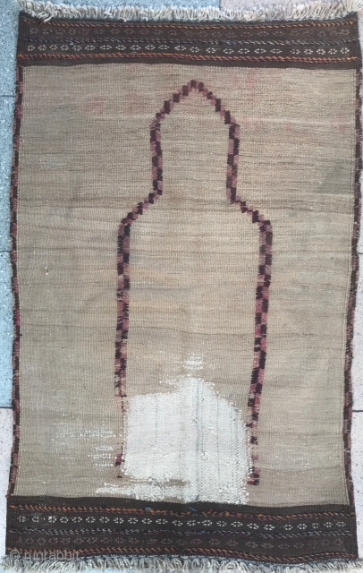 Very nice Afghan Baluch Kilim with an architectural Prayer form ( no doupt that old monuments have inspired nomads ) Nice colors except one stupid old repair on !
Condition as photos ,  ...