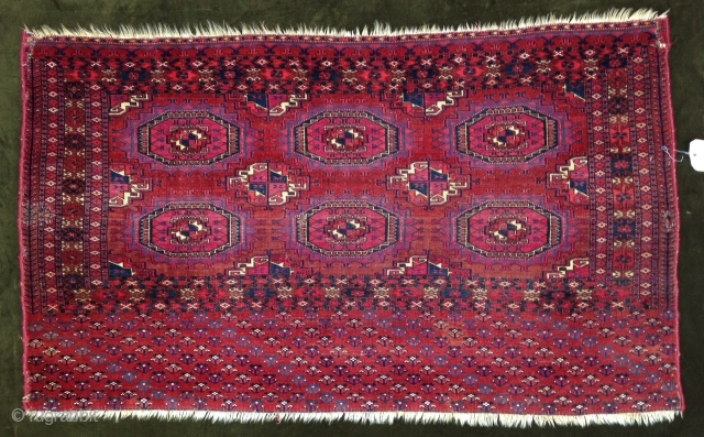 September sale :
A 6 guls Tekeh Chuval with cotton highlights and nice colors ;
Circa : 19TH.
Size : 127x77cm               