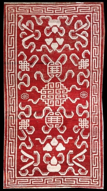 Very Elegant and Rare Tibetan pile rug with cloud-bands.
Circa : 19th or before !                   