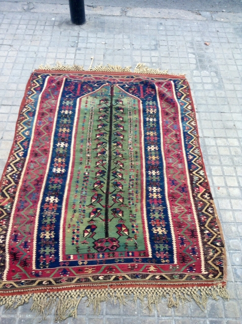 Anatolian. Kilim  Prayer very beautiful  colors and very fine 150 years old 
Good condition  size. 140x105              