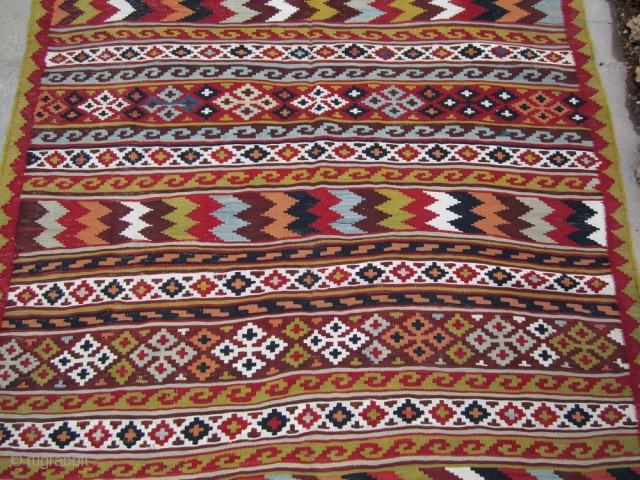 Old qashqai kilim.
All vegtable dyes.
size 290x142                           
