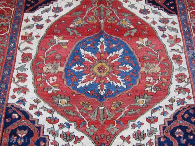 Malayer rug Ivory.
vegetable dyes 120 years old full pile.
repair at the end of a rug but very good repair.
size 183x130             