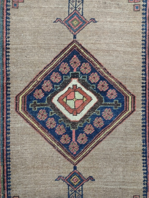 This is an antique Bidjar rug woven circa 19th century and it measures 290 x 90 in CM.
It has a beautiful bold design and nice color palette.
      