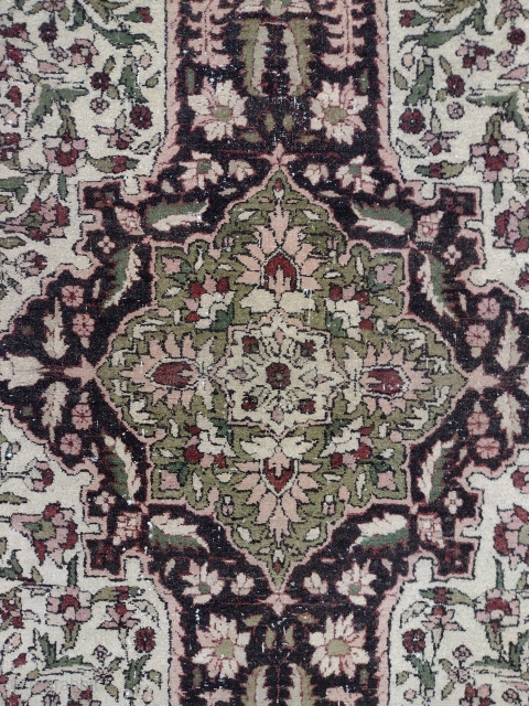 Beautiful Antique Amristar Rug, 210 x 150 CM.
                         