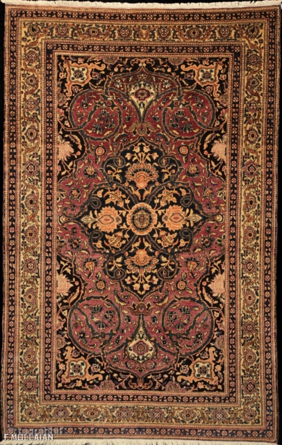 Beautiful Antique Persian Isfahan Rug, ca. 1920
212 × 134 cm (6' 11" × 4' 4")                  