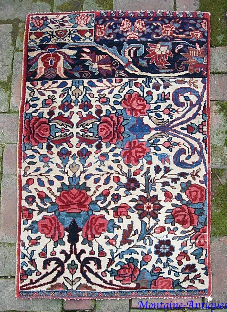 Bodjar Sampler. 2 ft 0 in x 3 ft 1 in--
AKA Vagira. Fine Art deco milfleur design. End kelims were cropped close. But side cords are original; nothing is missing. Good pile  ...