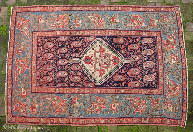 Malayer,  4.2 ft x 6.6,  Early 20th  century.  Powerful design in excellent condition.  $15 to ship anywhere in US.         