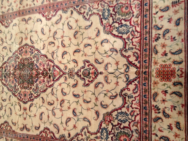KASHAN 90 years 
Excellent condition 
Full Pyle 
2 heads are revised 
SIZE : 133 X 200                 