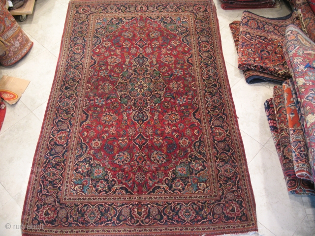 KASHAN Antique CIRCA 1920
Excellent Condition 
SIZE : 133  X  217
                     