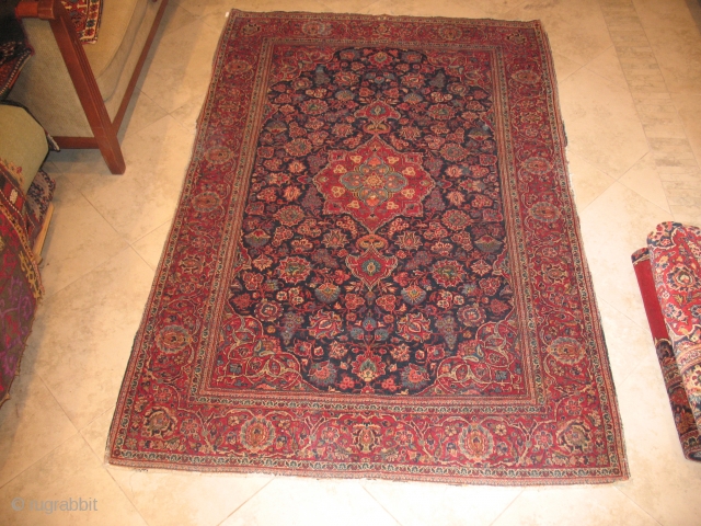 ANTIQUE KASHAN CICRCA 1900
Excellent Condition
one side need be repair
size  132 X 201
ITEM NO. 33                  