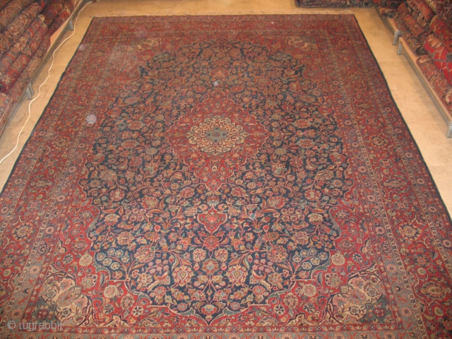 KASHAN CIRCA 1930
PERFECT CONDITION
SIZE : 260 X 389
ITEM NO. 72                       