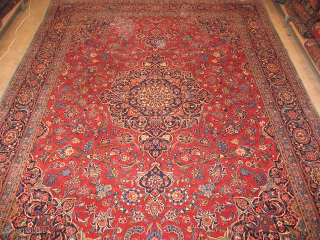 KASHAN 
GOOD CONDITION
75 years
SIZE : 259 X 366
ITEM NO. 76
                       