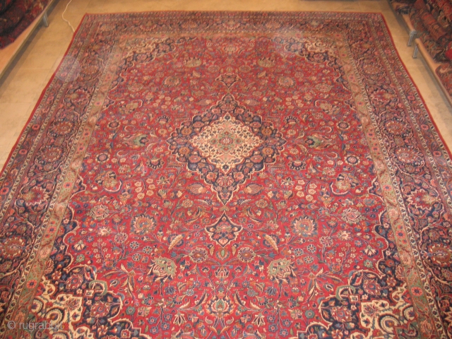 KASHAN 70 YEARS
VERY GOOD CONDITION
SIZE : 261 X 351
ITEM NO. 78                      