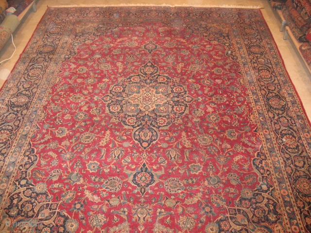 KASHAN 80 YEARS 
VERY GOOD CONDITION
SIZE : 270 X 370
ITEM NO. 94                     