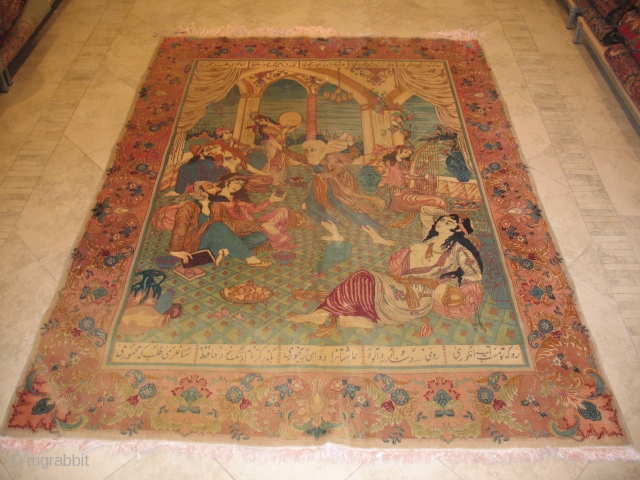 ANTIQUE TABRIZ 

The second half of the 20th century
PERFECT CONDITION
SIZE : 180 X 244
ITEM NO. 140                 