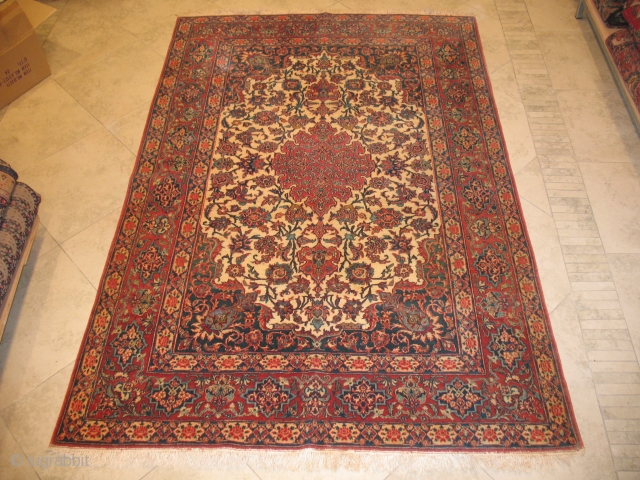 ANTIQUE ASFHAN CIRCA 1900
PERFECT CONDITION
SIZE : 144 X 218
ITEM NO. 143                      