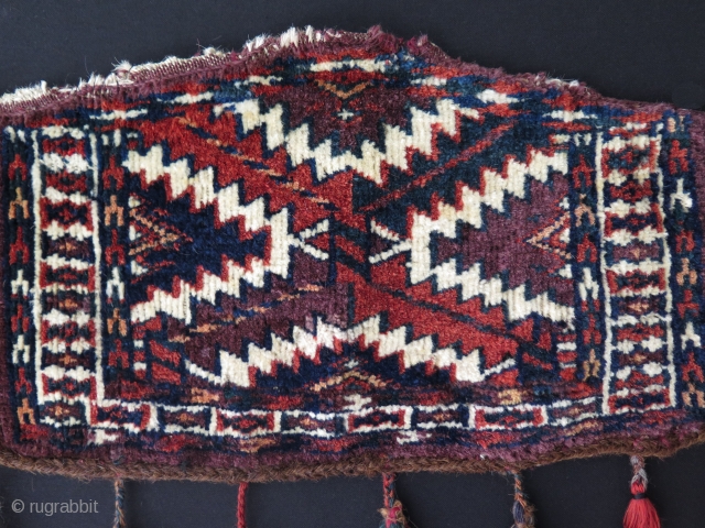 Turkmen small Yomud asmalyk. Great saturated natural colors. Size 10.5 x 19 - 27 cm x 49 cm               