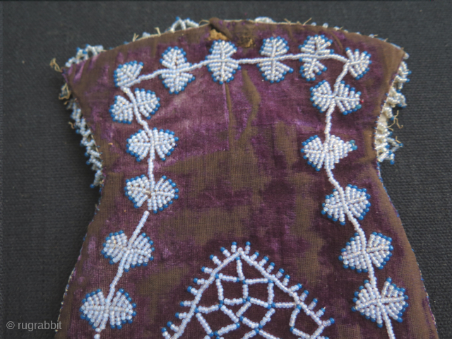 Antique Ottoman Silk velvet pouch decorated with glass beads. Size;13 cm wide and 21 cm High.                 