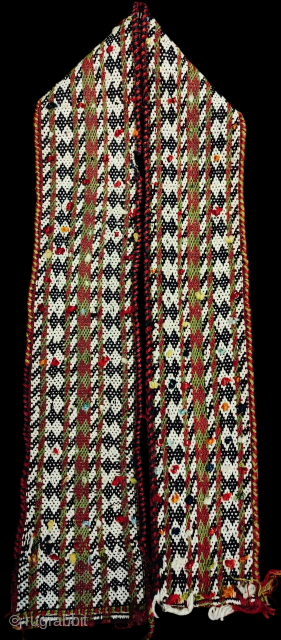 Qashqai band. Some small condition issues, pictures posted. b
Besides that it is in good condition.

Size; 13cm x 159cm.
               