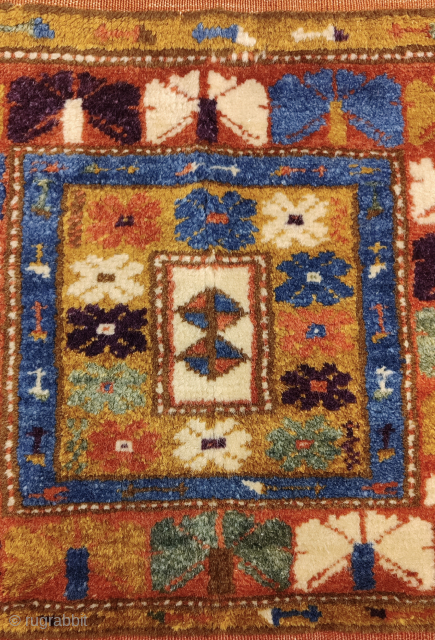 Melas bag face, in great condition.

Size; 58cm x 48cm.


                        