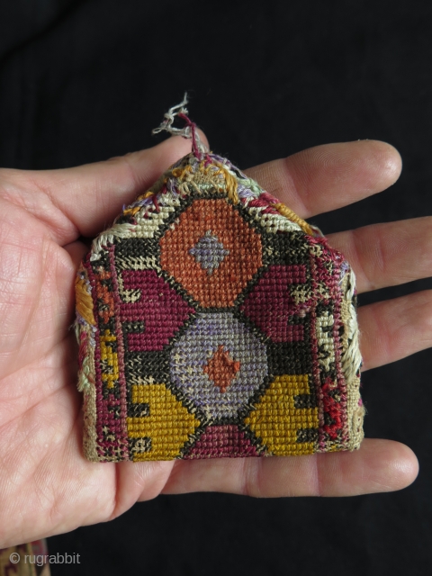 Uzbek cross stitch embroidered mini bag.
Size: 3.1" x 3.5" - 8 cm x 9 cm.                  