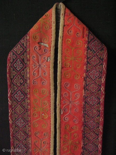 Karakalpak collar. Silk embroidery on broadcloth.                           