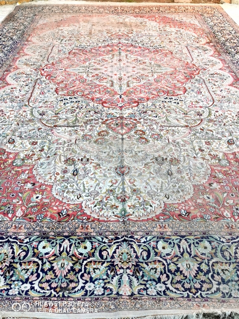 Persiyan Silk Carpet 585 cm 380 cm                          