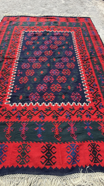 Antik Sharkoy Kilim
240 cm 175 cm