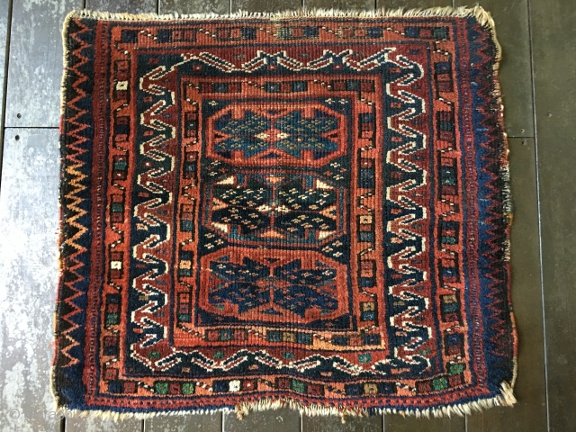 Early Antique Jaf Kurd bag face, probably from the 3rd Qtr 19th Century. All natural colors including a variety of saturated blues and greens. Bold and unusual design. Mostly full pile with  ...