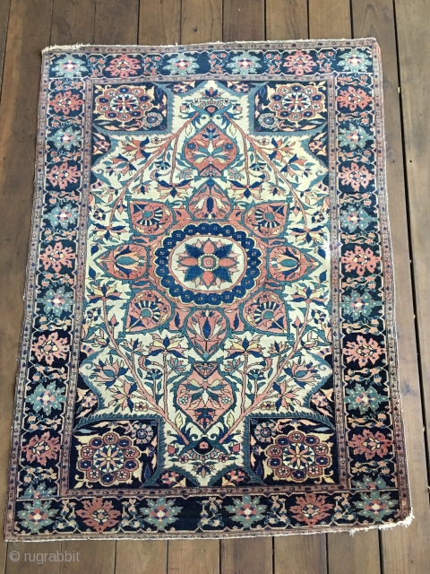 Beautiful and elegant Antique Ferahan Saruq small rug. From the 19th Century. Gorgeous design and natural, Saturated all natural colors. Very fine weave with approximately 300 KPSI. Measures 4'10"X 3'6"/147 X 107cm.  ...