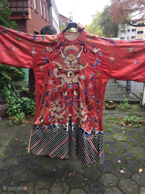 Antique Chinese robe with gold metal threads, www.najib.de                         