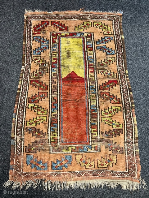 Antique Anatolian prayer rug, size ca. 140x90cm / 4’6ft by 3ft  http://www.najib.de                    