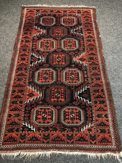 Fine antique Baluch rug with lovely small animals and a cool "Ufo" border, size: 205x115cm / 6'7''ft x 3'8''ft.
              