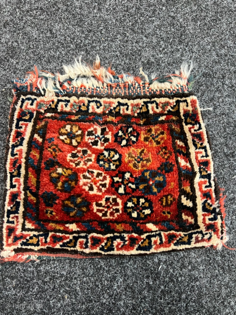 Antique jewelry bag or so called chanteh woven by Qashqai tribes of Southwest Persia. Size: 27x23cm very nice collectors piece. http://www.najib.de            