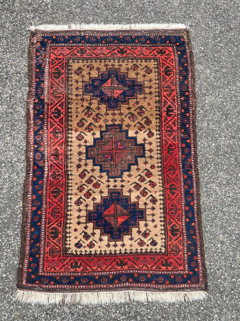 A lovely small antique Baluch (Balisht?), size: ca. 95x63cm / 3’2ft by 2’1ft  http://www.najib.de                  