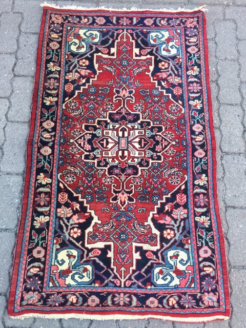 Beautiful small Persian Bidjar rug in good condition, age: circa 1920 , size: ca 135cm x 80cm/ 4'5''ft x 2'7''ft             