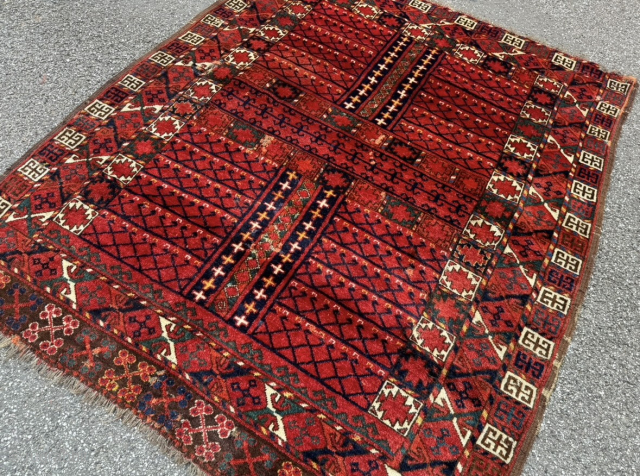 Antique Turkmen Ersari Ensi. Shiny wool, beautiful saturated colors. Age: 19th century. Size: circa 170x140cm / 5’6ft by 4’6ft http://www.najib.de             