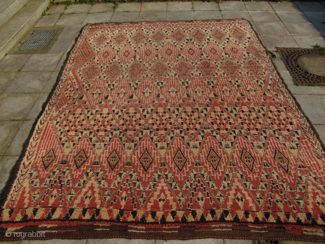 Semi-Antique Moroccan Berber carpet , higly decorative . Size : ca 300cm x 235cm  ( 9´9 x 7´7 )             