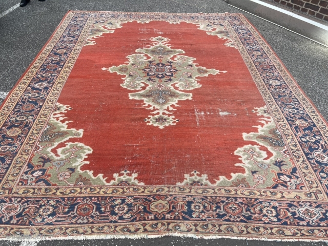 A highly decorative antique Persian Sultanabad carpet in original vintage condition, size: ca. 360x290cm / 11’8ft by 9’5ft               
