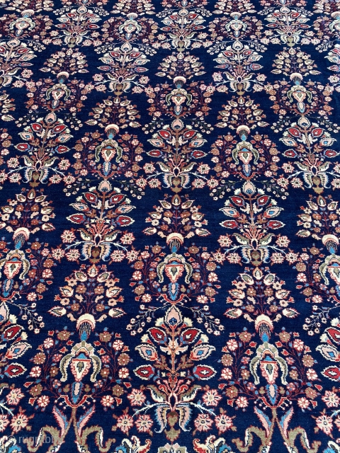  A fine antique Persian Tabriz carpet with cypress design, size: ca. 425x335cm / 14ft by 11ft www.najib.de               