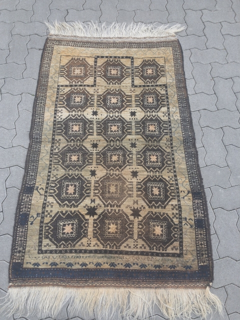  Baluch prayer rug from Herat region in West-Afghanistan, age: circa 1920. Size: 142x91cm / 4'7''ft x 3ft               