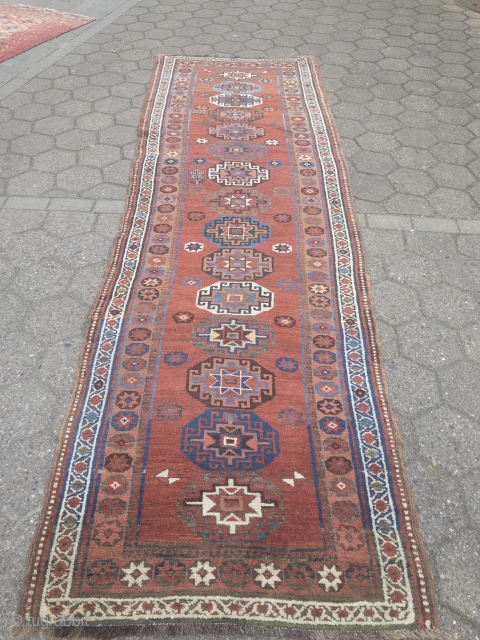 Antique Persian Bidjar Gerrus long rug with Memling gul design, wool foundation. Age: 19th century, size: 335x105cm / 11ft x 3'4''ft Good condition, barber pole missing at both ends.    