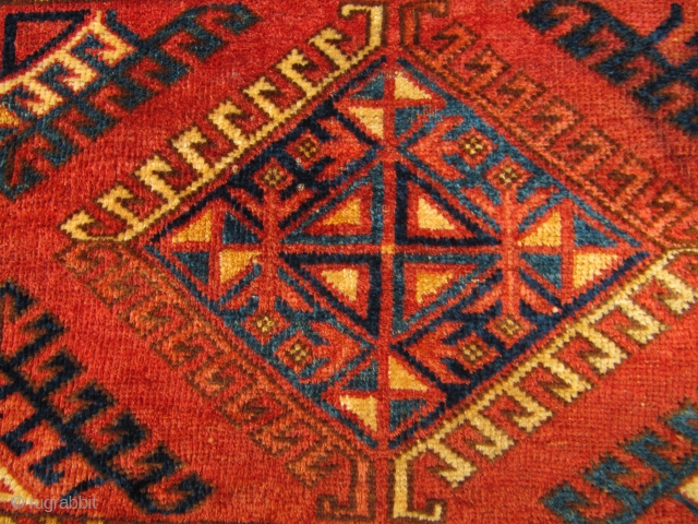 Antique Turkmen Ersari Torba from the Amu Darya region , Central Asia. 19th century. Very nice collector´s piece with a lovely border and beautiful green , blue and yellow. Little fire damage  ...