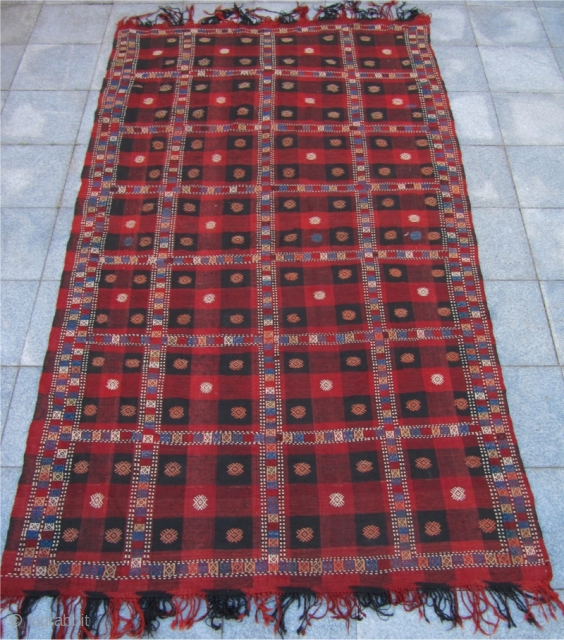 Not a scottisch kilt :-) Antique Caucasian Verneh kilim. Size: 300x170cm / 9'9``ft x 5'6''ft  www.najib.de                