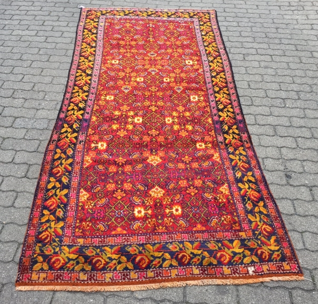 Antique Caucasian Karabagh long rug. Very good condition. Size: ca. 285x130cm / 9'4'' x 4'3''ft , Age: circa 1900, www.najib.de             