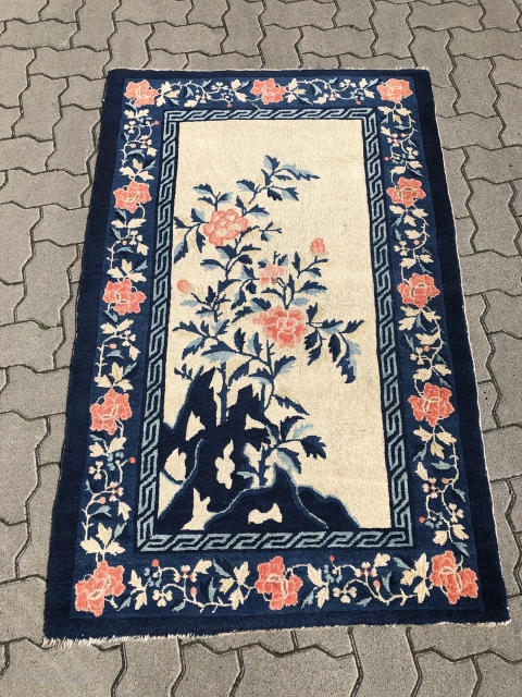 A lovely small antique Chinese Pao Tao rug, good condition. Size: 150x95cm / 5ft x 3'1''ft Would make a great wall hanging           